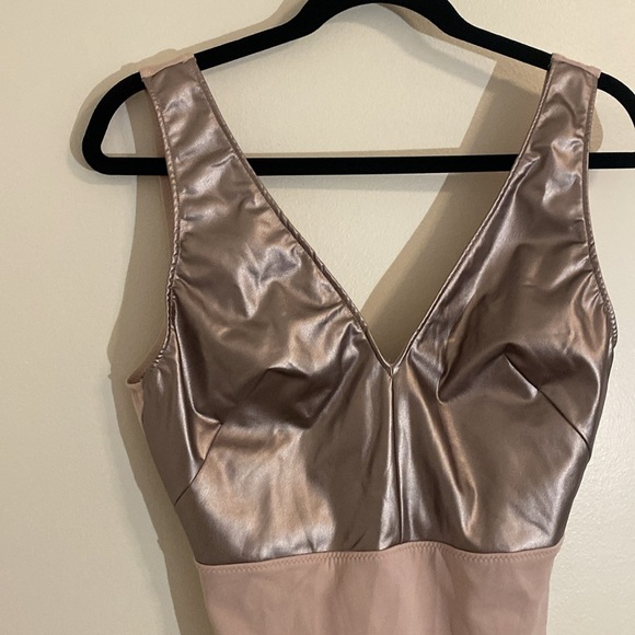 SHAN Eva Plunging Metallic One-Piece Swimsuit Rose Gold Sz 10 - Picture 3 of 8